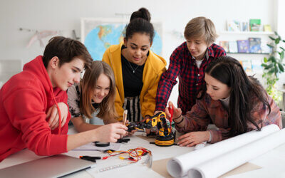Top High School Classes for Trades: Welding, Drafting & Machine Operation